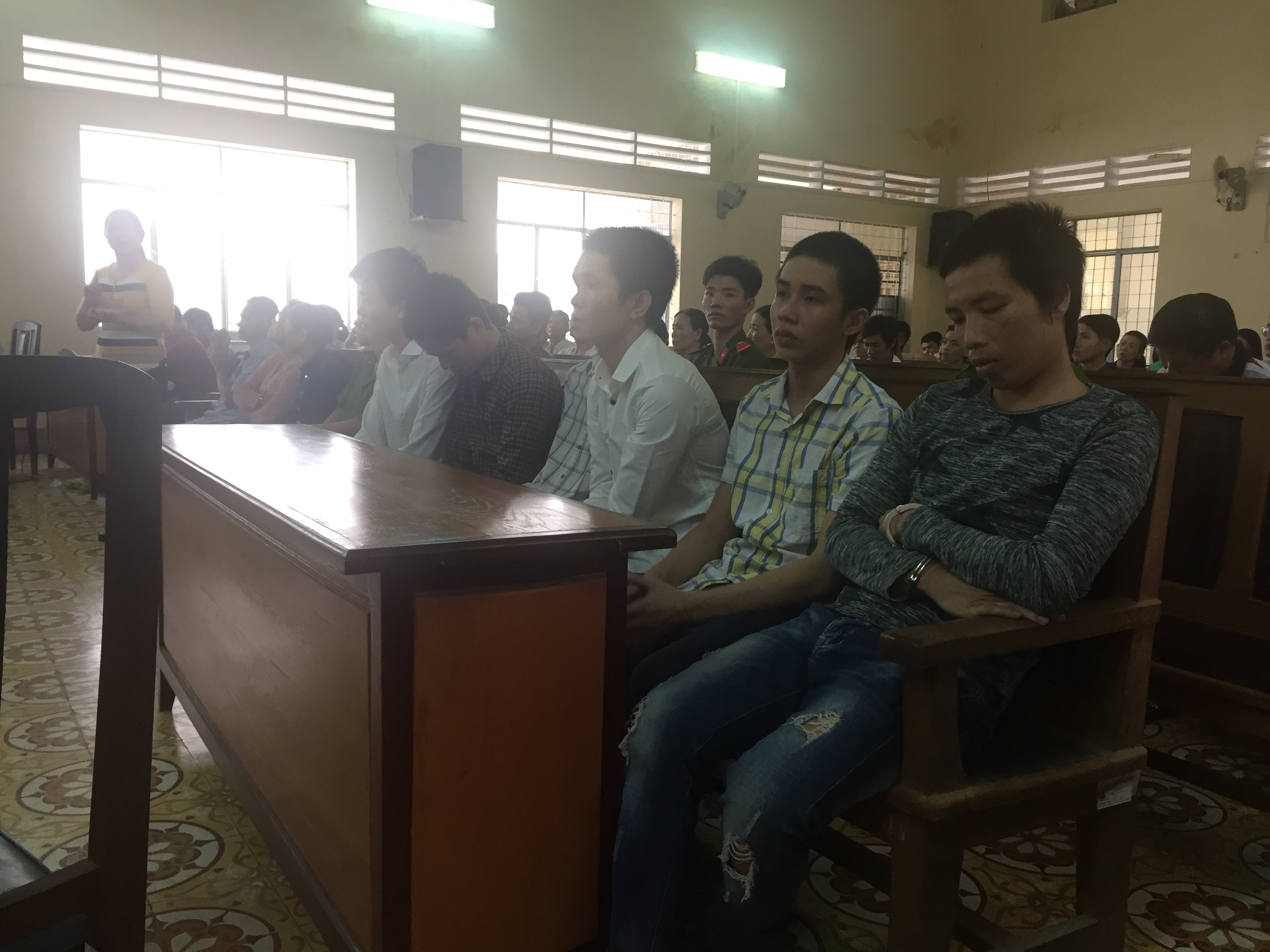 Chứng cứ tại hồ sơ nhiều mâu thuẫn vụ 5 bị cáo kêu oan