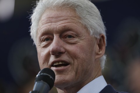 Làm phim về "con rơi" của ông Clinton