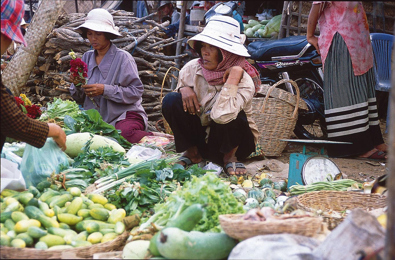 Campuchia lo nông sản nhiễm hóa chất độc hại