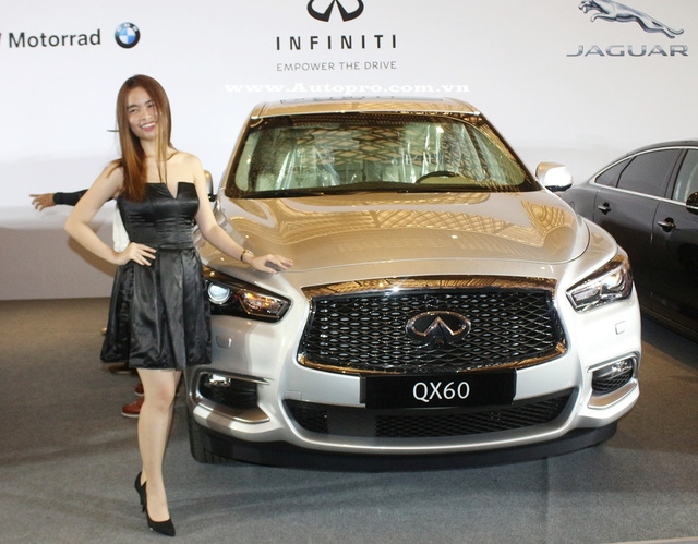 
Infiniti QX60 2016 c&oacute; gi&aacute; từ 3,4 tỷ Đồng tại Việt Nam. Mẫu crossover hạng sang được trang bị động cơ 3,5 l&iacute;t V6, c&ocirc;ng suất 263 m&atilde; lực v&agrave; m&ocirc;-men xoắn 334 Nm. Xe được trang bị hệ thống dẫn động to&agrave;n thời gian AWD, hộp số v&ocirc; cấp CVT gi&uacute;p cho xe tăng tốc nhanh, giảm thiểu độ ti&ecirc;u hao nhi&ecirc;n liệu, tăng độ &ecirc;m &aacute;i khi vận h&agrave;nh.

