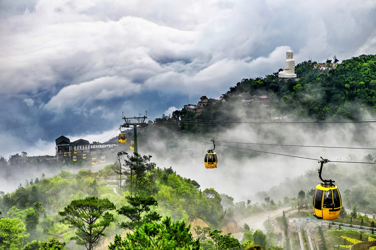 Khu du lịch Bà Nà Hills đón du khách thứ 2 triệu