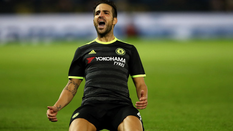 Conte bác tin bán Fabregas cho Roma