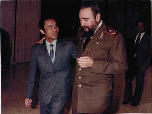 Nghe “con nuôi Fidel” kể chuyện