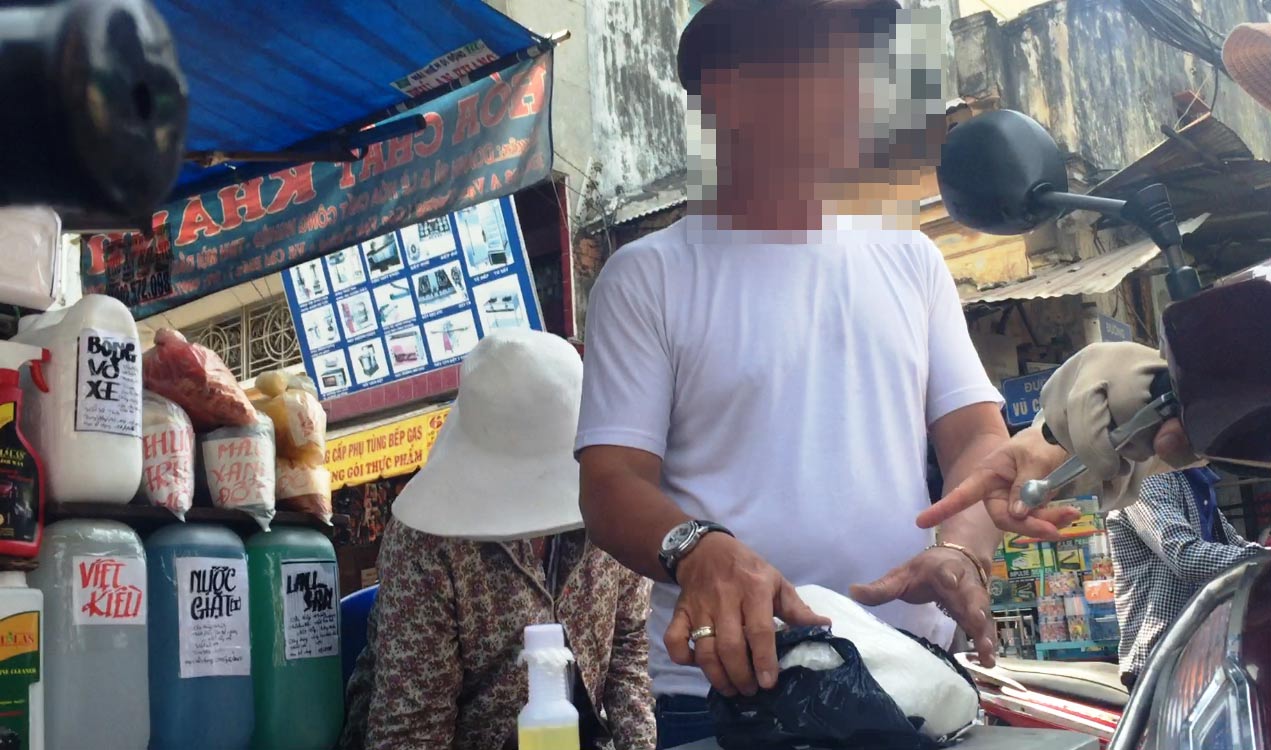 NỖI ĐAU HƠN CẢ CÁI CHẾT (*): Axít: Muốn mua là có!