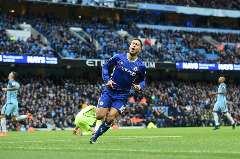 
Hazard ăn mừng b&agrave;n thắng n&acirc;ng tỉ số l&ecirc;n 3-1 cho Chelsea
