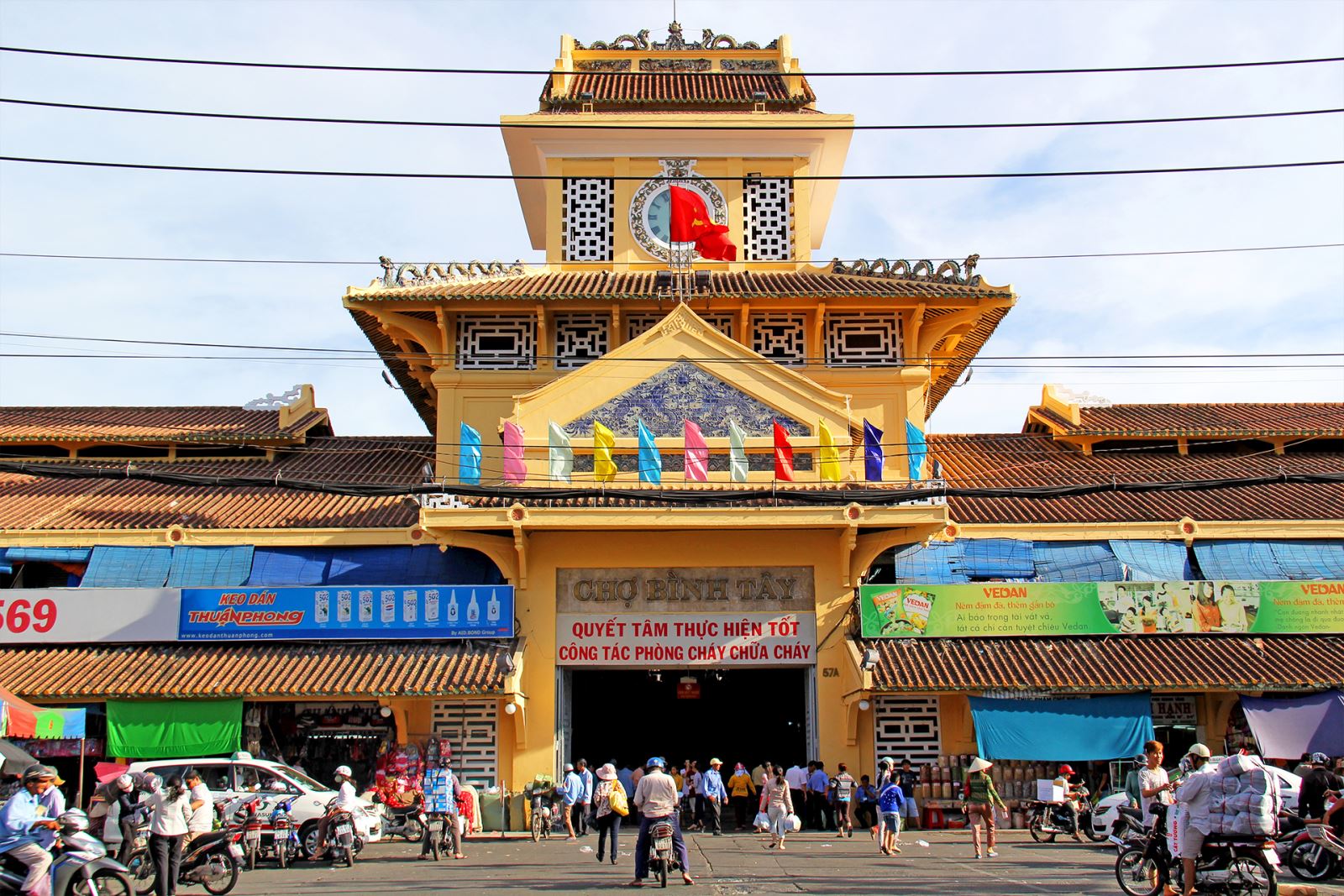10 chợ lấy hàng sỉ giá rẻ nhất Sài Gòn
