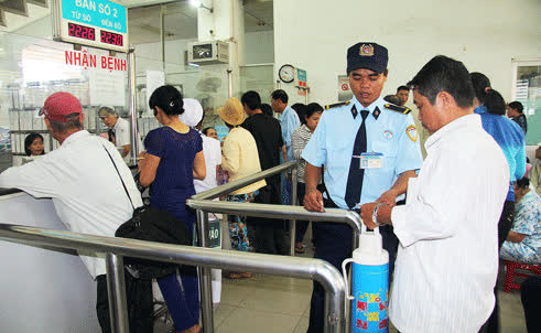 Mời uống cà phê có thuốc mê, trộm tiền người nuôi bệnh
