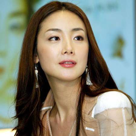 Choi Ji Woo xinh đẹp nhưng đơn lẻ ngoài đời thực