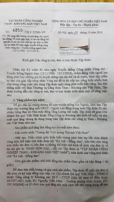 
C&ocirc;ng văn của TKV y&ecirc;u cầu c&aacute;c đơn vị mua logo kỷ niệm chươngẢnh: DUY NGỌC
