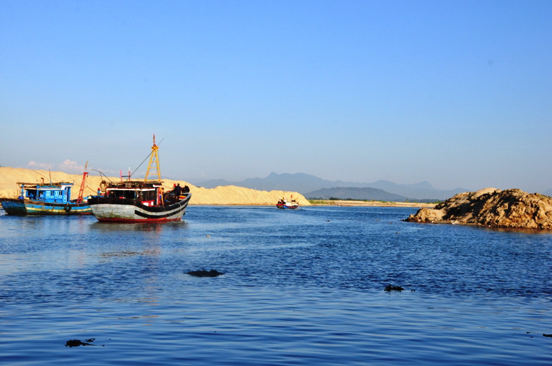 Một cửa biển đang hấp hối