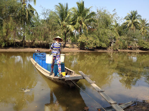Nhịn ăn để mua nước!