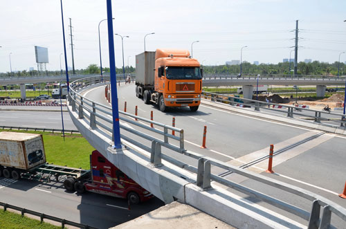 Ngân sách vào vòng xoáy trả nợ