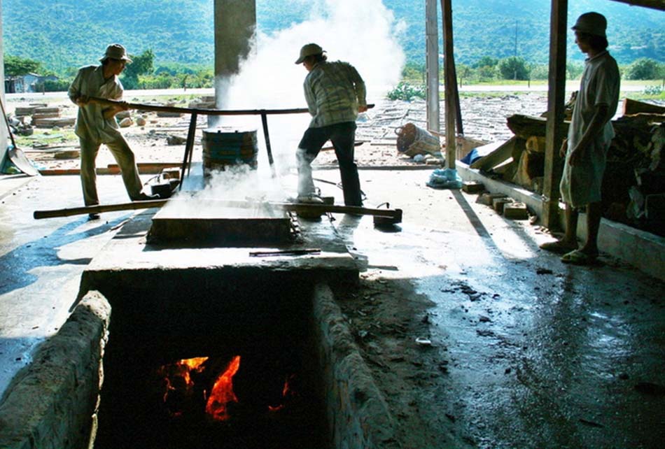 Thăng trầm nghề hấp cá Cà Ná