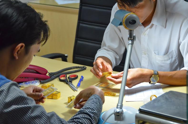 Giá vàng trồi sụt khó lường