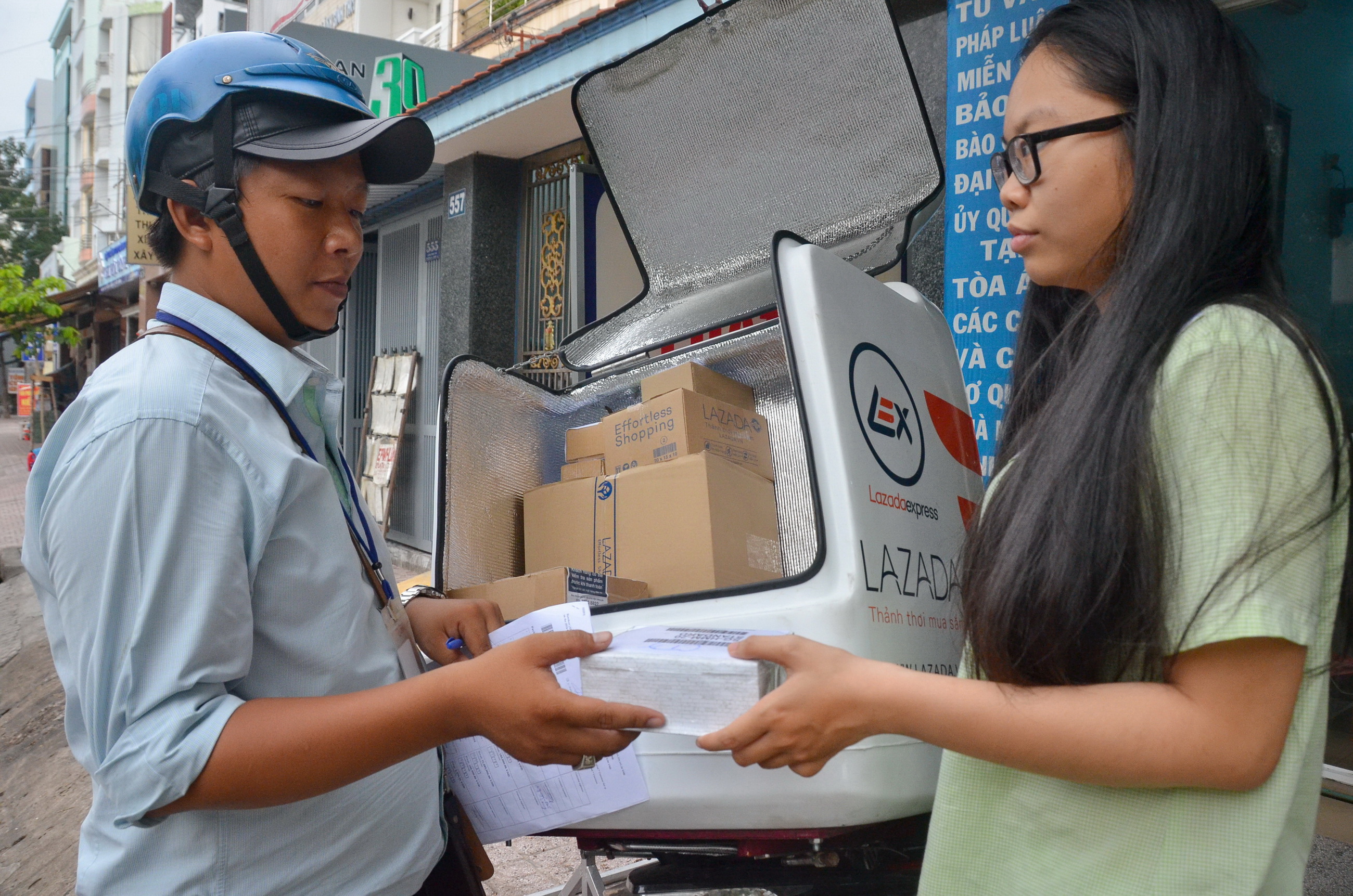 Tiền mặt cản thanh toán qua mạng