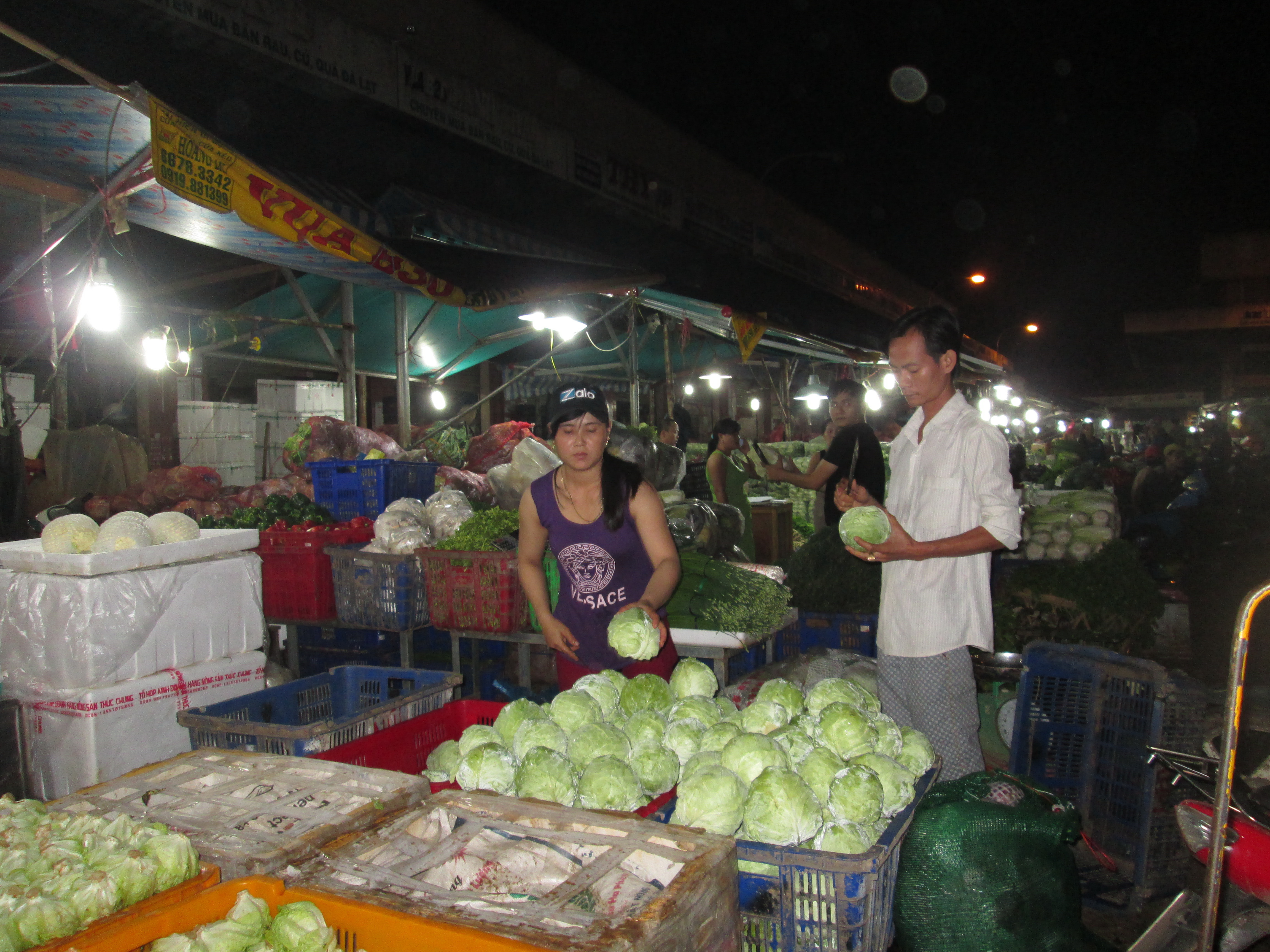Hàng Tết khó tăng giá mạnh