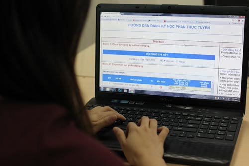 Nhọc nhằn đăng ký tín chỉ