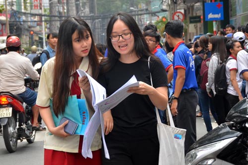 Hơn 11.200 thí sinh bỏ thi