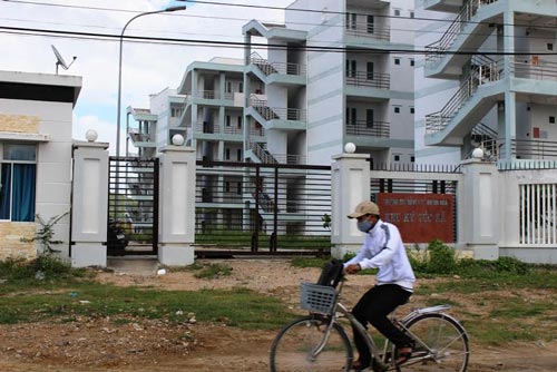 Ký túc xá tiền tỉ bỏ hoang