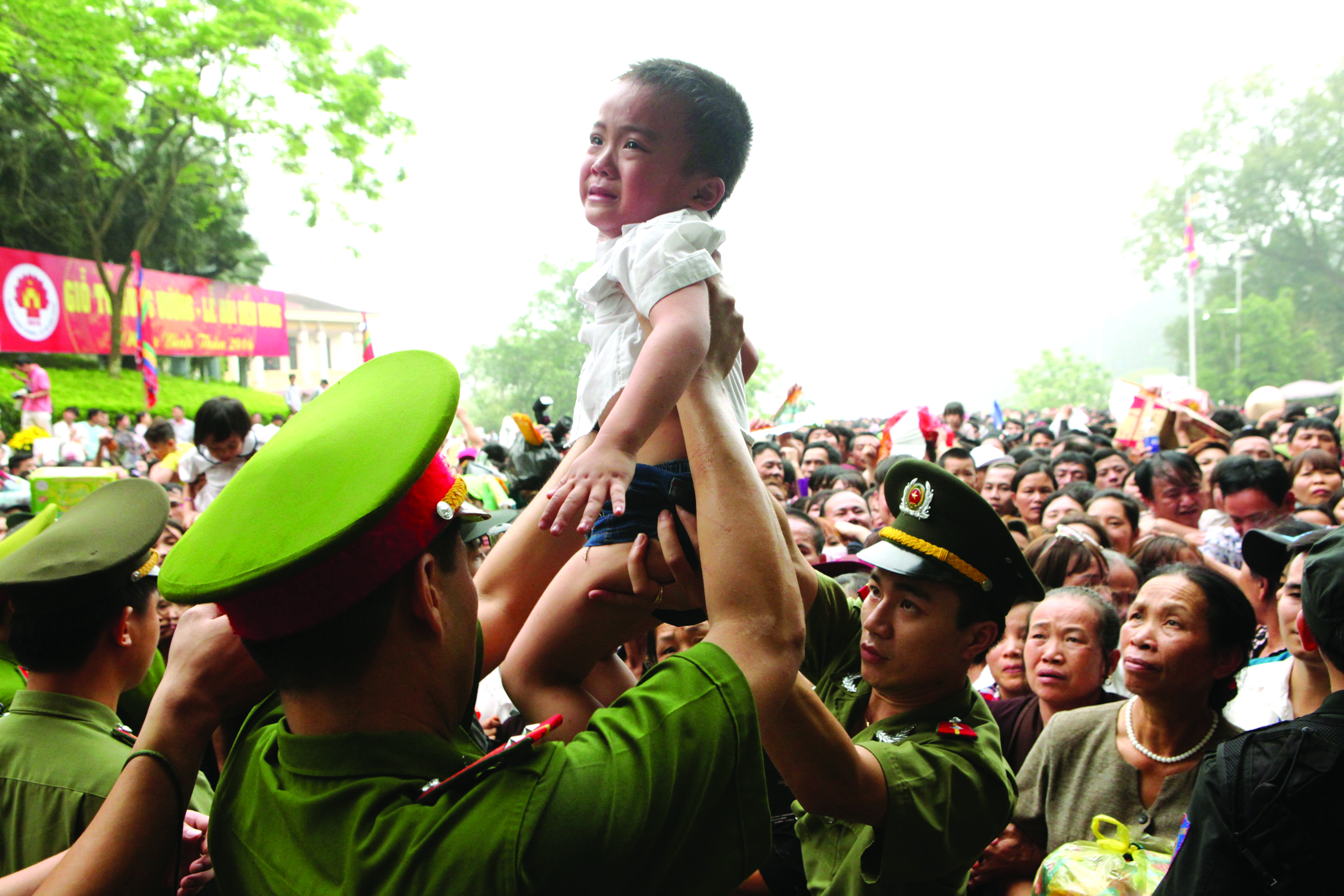 “Biển người” Giỗ Tổ Hùng Vương