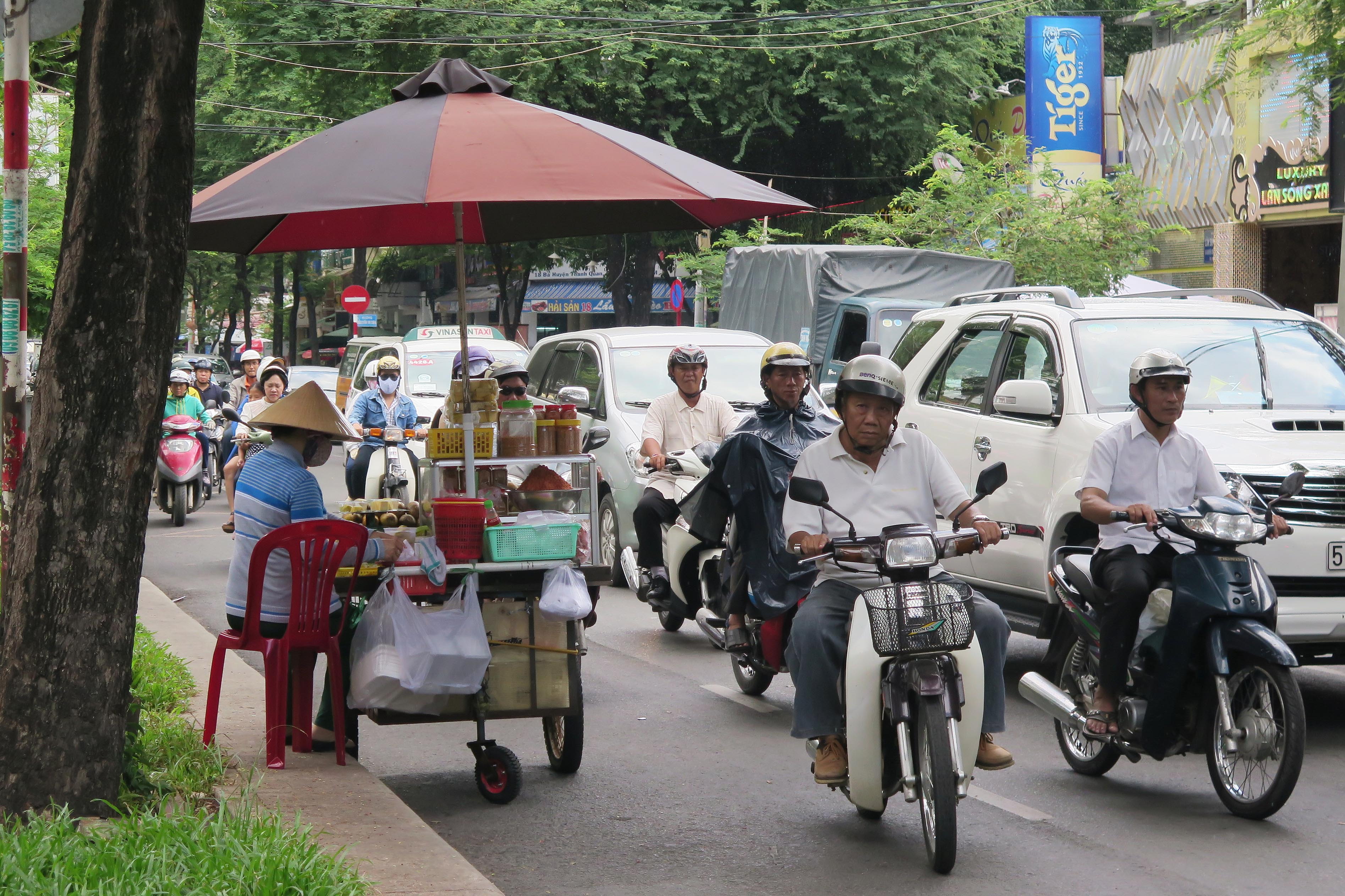 Mổ xẻ nhiều vấn đề dân sinh