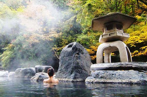 Mùa thu bên suối khoáng nóng Hakone