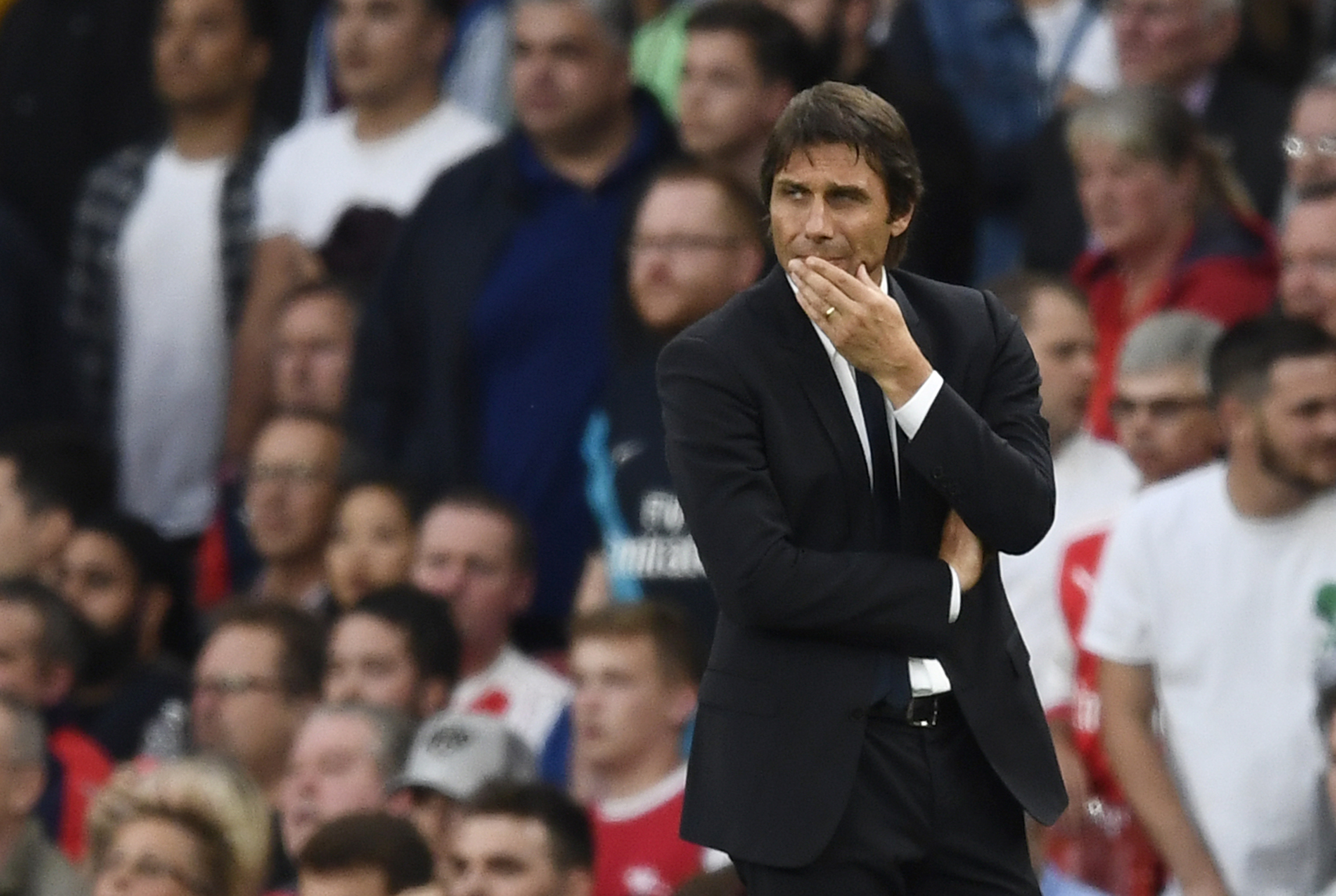 Conte ngửa bài với Chelsea