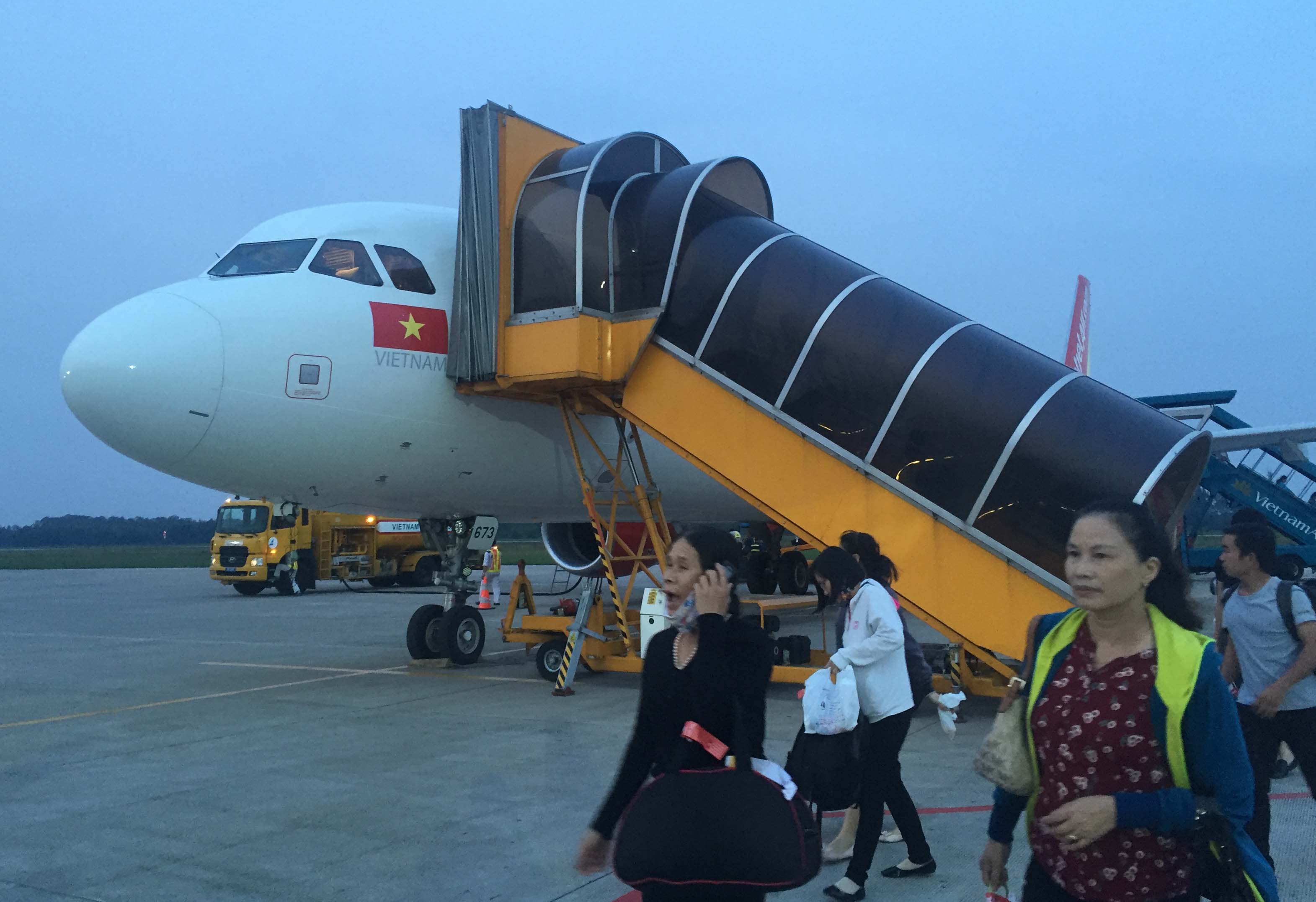 Sức ép tăng giá vé máy bay