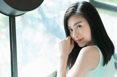 Ngô Thanh Vân - “Chân dài” đầy vết xước