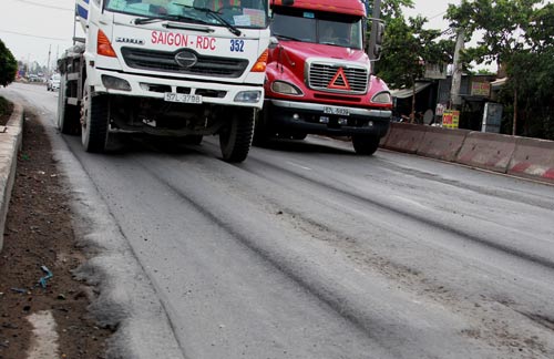 Thót tim trên đường vào cảng Cát Lái