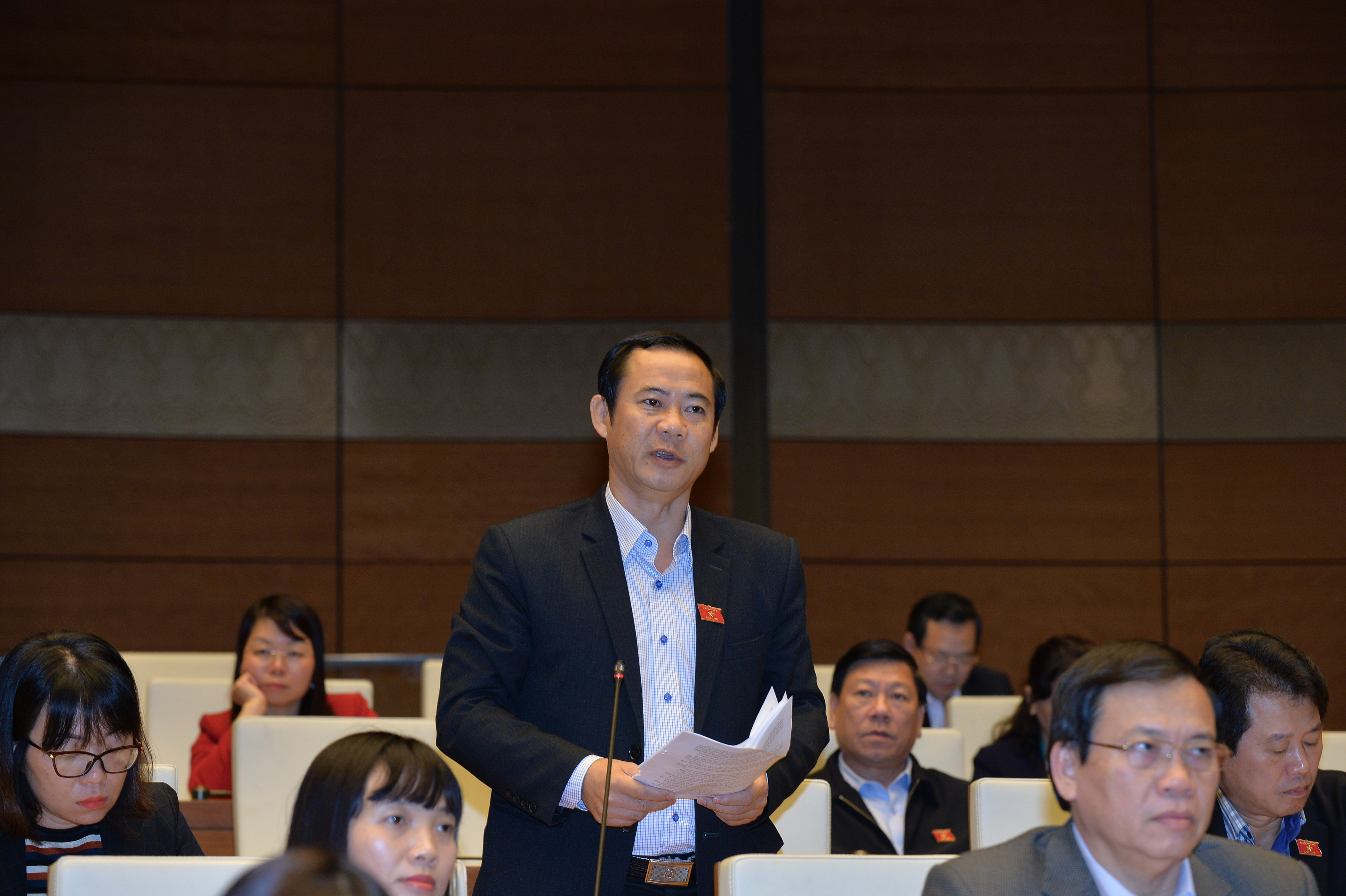 Lo chất lượng cán bộ