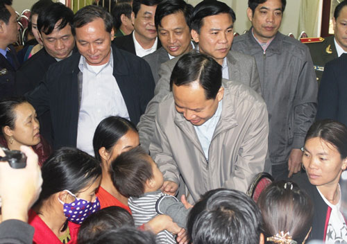 “Bà con cứ đánh cá...”