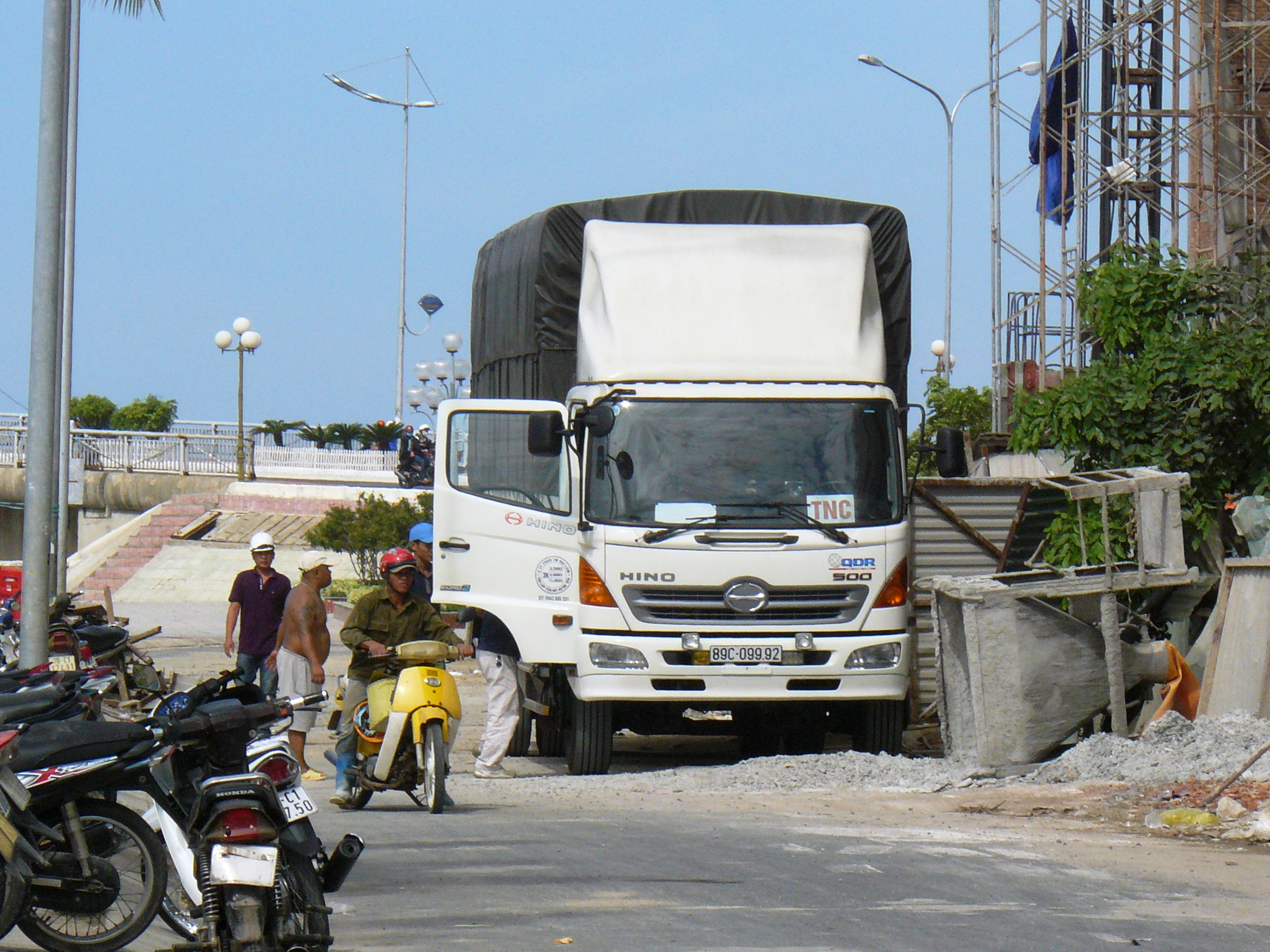 Mường Thanh Khánh Hòa bị yêu cầu đình chỉ vẫn thi công