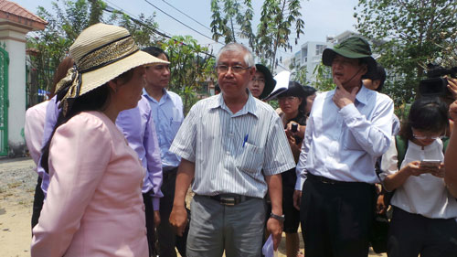 Bộ trưởng Y tế Nguyễn Thị Kim Tiến trong một lần kiểm tra công tác phòng chống Zika tại TP HCM Ảnh: NGUYỄN THẠNH
