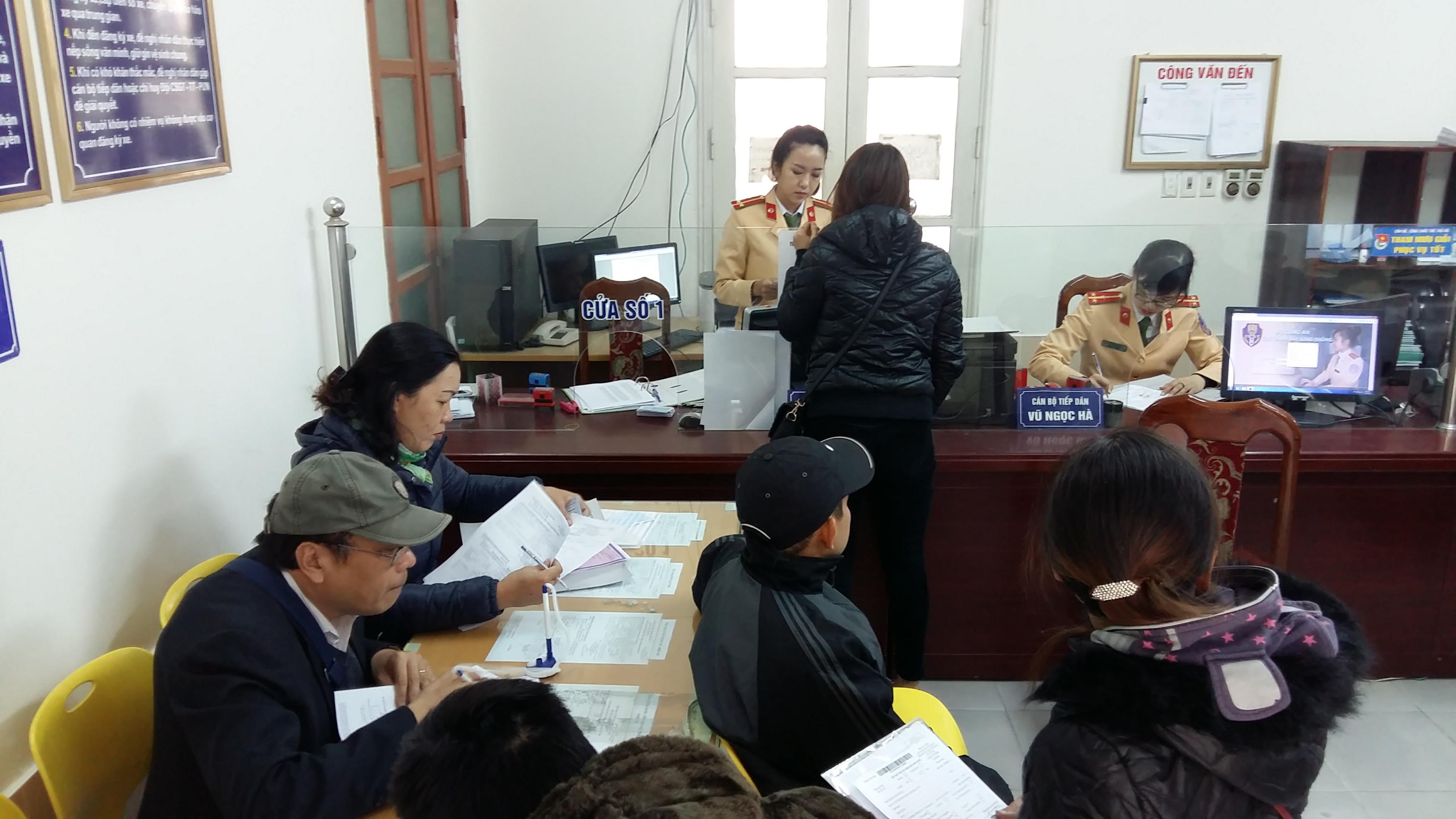 Đổ xô đăng ký xe chính chủ