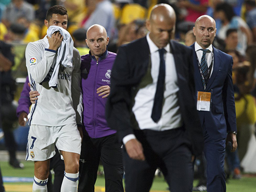 Chờ Ronaldo “trút giận” lên Dortmund