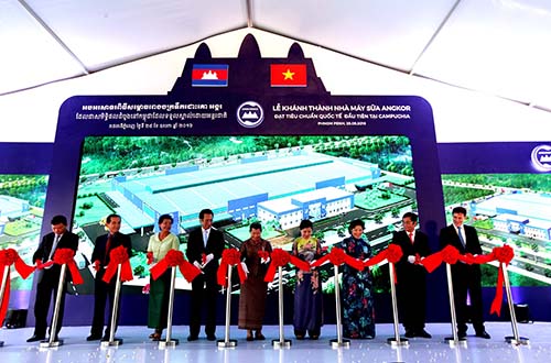 Vinamilk khánh thành nhà máy sữa đầu tiên tại campuchia