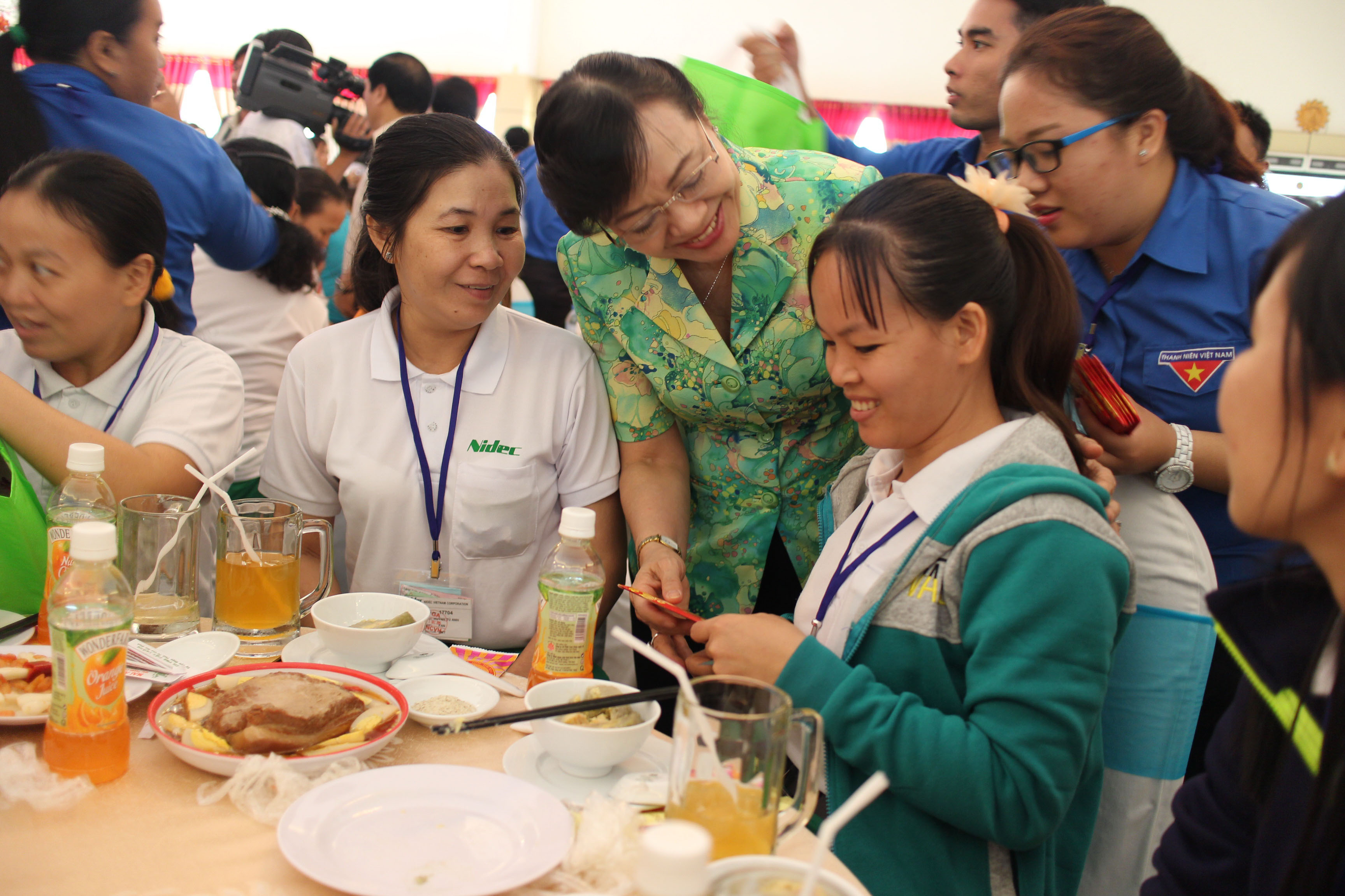 Ấm áp như Tết ở nhà