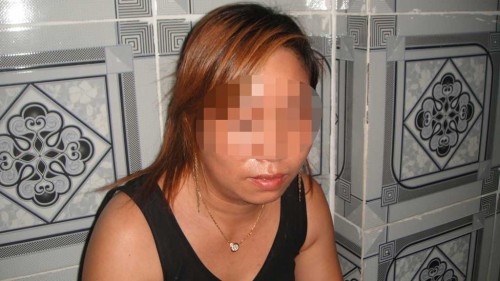 Bán cà phê ế, chủ quán kiêm bán dâm
