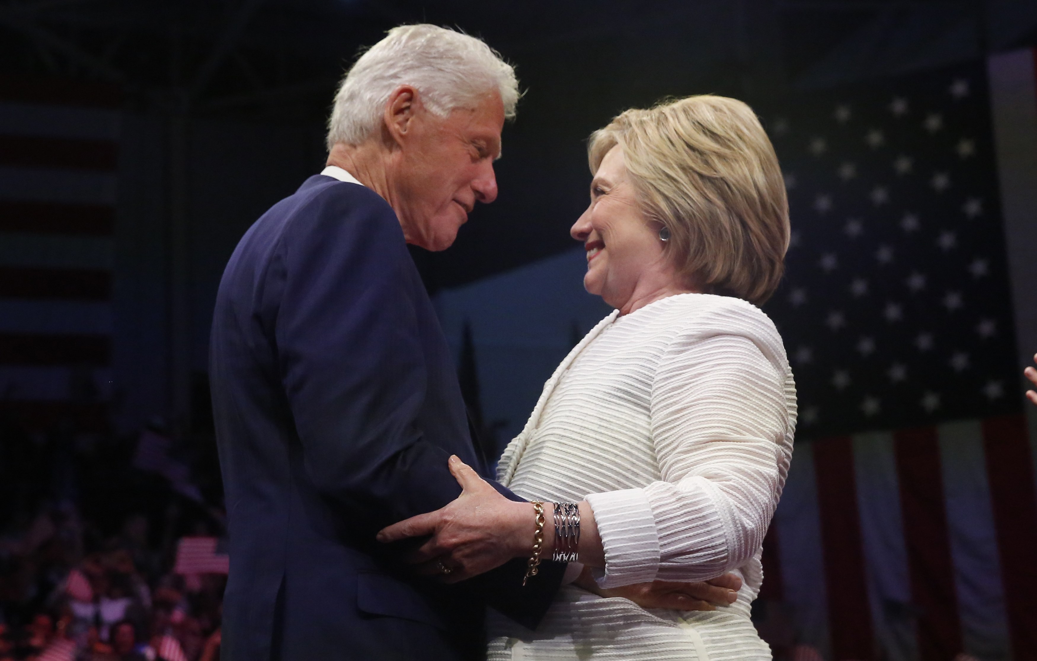 Bà Clinton tuyên bố chiến thắng