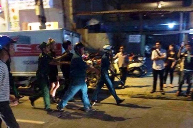 Nổ súng bắn kẻ gây rối, chống đối công an