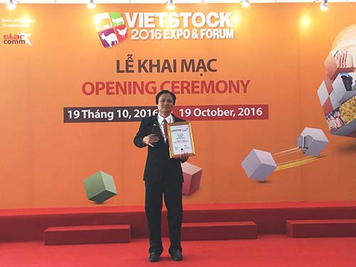 C.P Việt Nam nhận giải thưởng Vietstock 2016