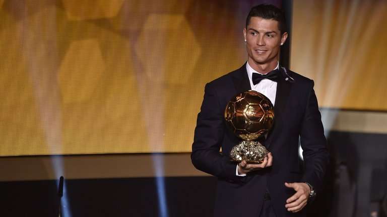 Ronaldo xứng đ&aacute;ng với danh hiệu Quả b&oacute;ng v&agrave;ng 2016