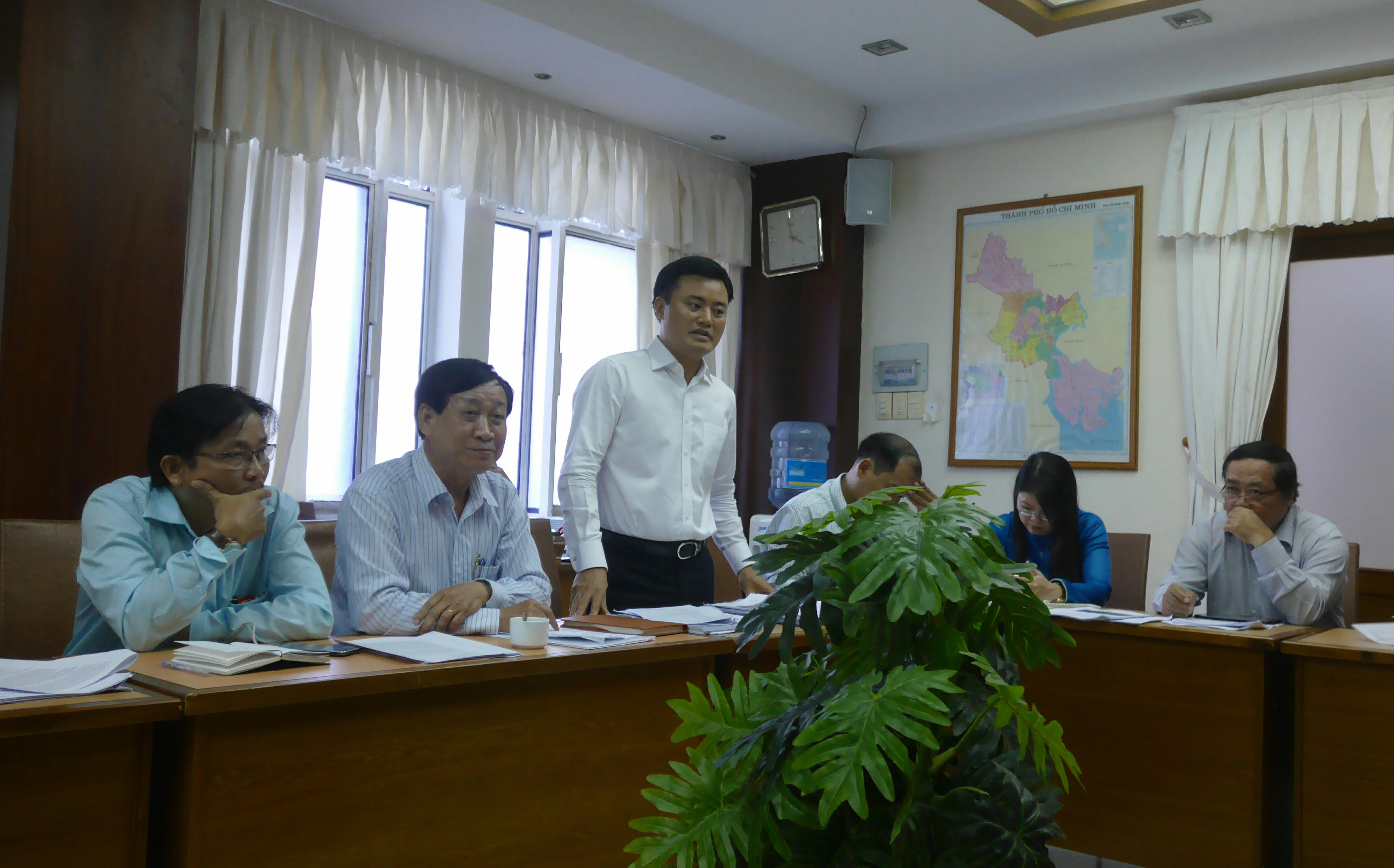 TP HCM: Bảo dưỡng 16 cây xanh trên đường Tôn Đức Thắng