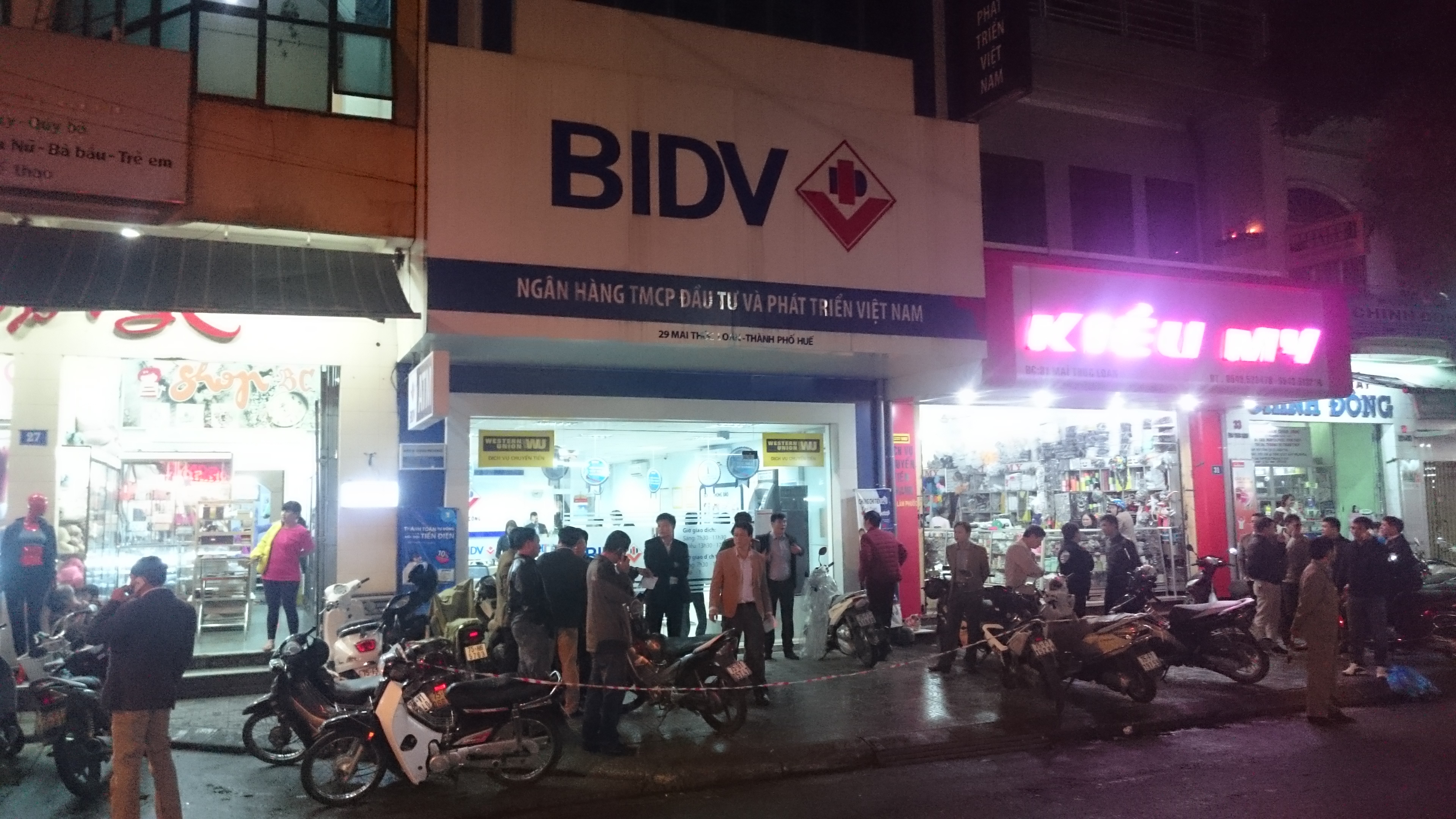 Đang điều tra nghi án dùng súng cướp ngân hàng ở Huế