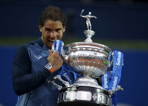 Xem Nadal nhảy hồ bơi sau khi hạ bệ Nishikori