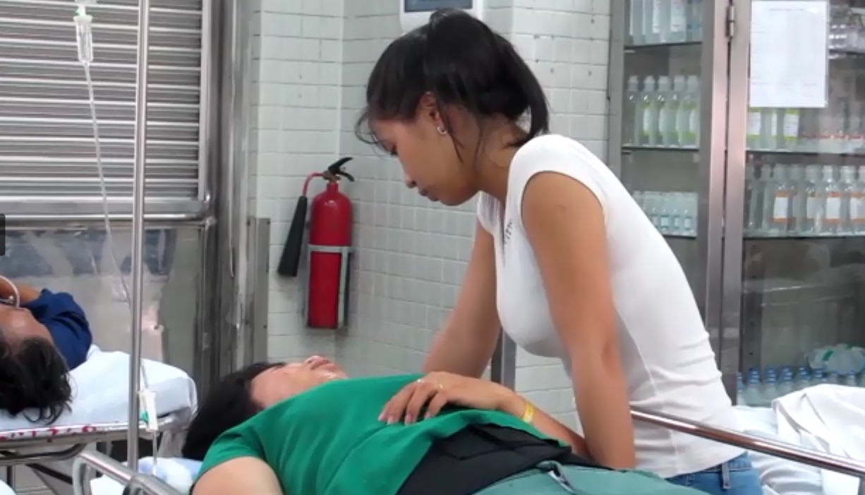 Nạn nhân đang cấp cứu điều trị tại Bệnh viện Chợ Rẫy