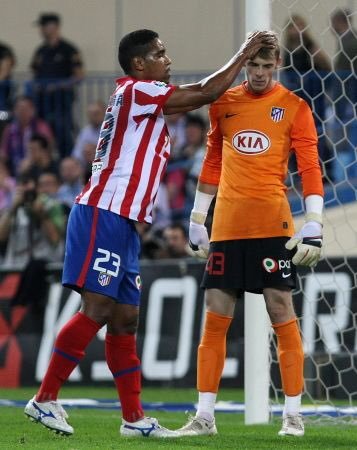 Cleber Santana v&agrave; De Gea