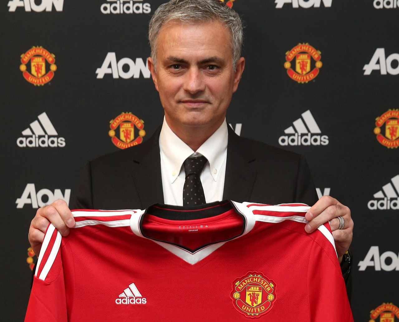 Mourinho: M.U thần bí và lãng mạn
