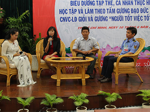 Tuyên dương điển hình học tập Bác